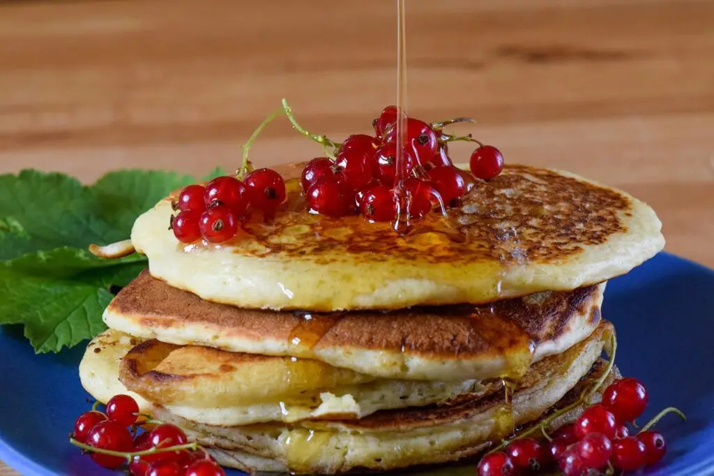 Brunch Attack ! Le Guide Joyeux et Délicieusement Déjanté pour un Brunch Parfait