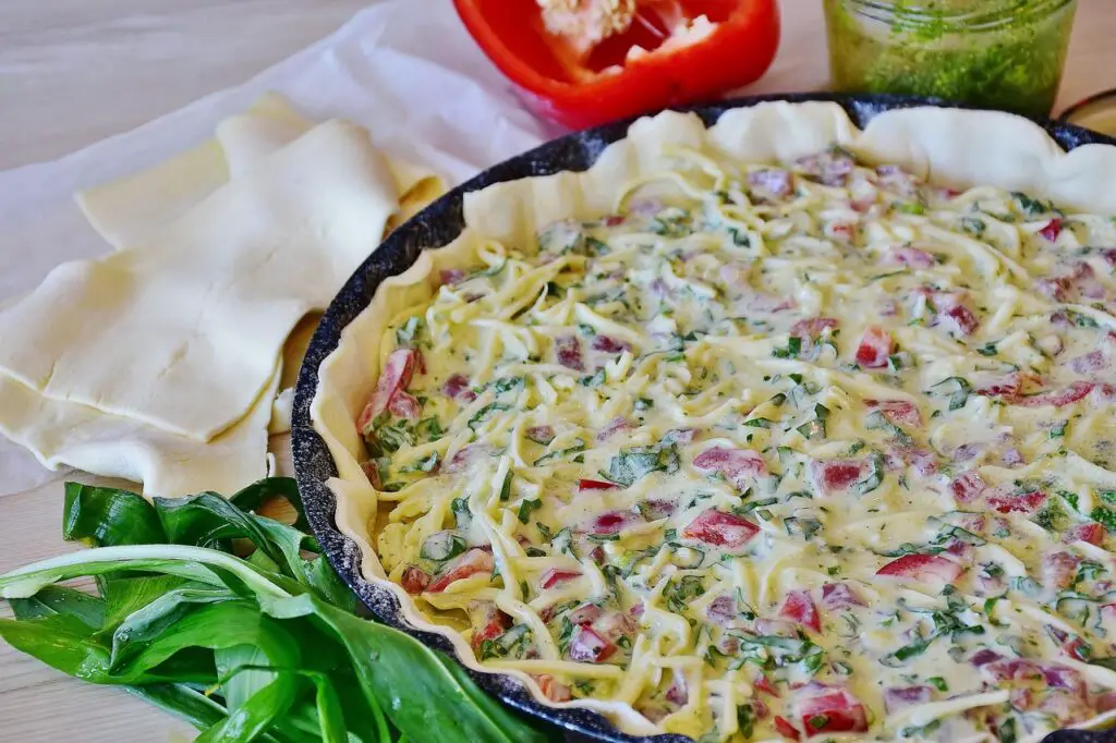 Quiche aux épinards 🥬 : une recette pleine de peps, de tendresse... et de fromage fondu 🧀