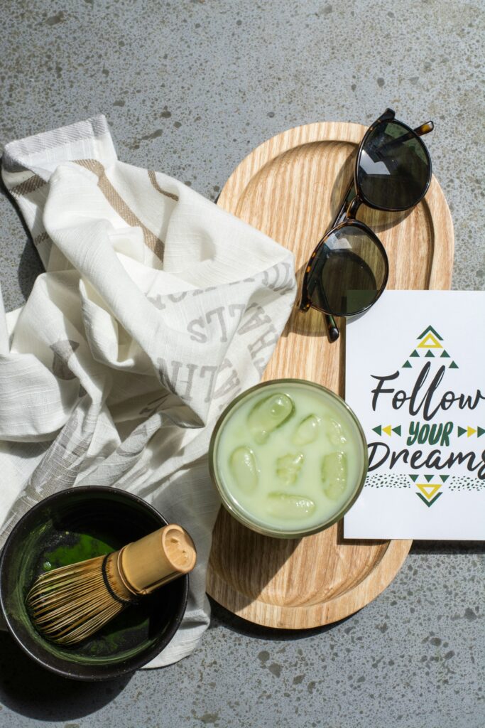 Iced Matcha Espresso Fusion : Une Boisson Unique et Revigorante