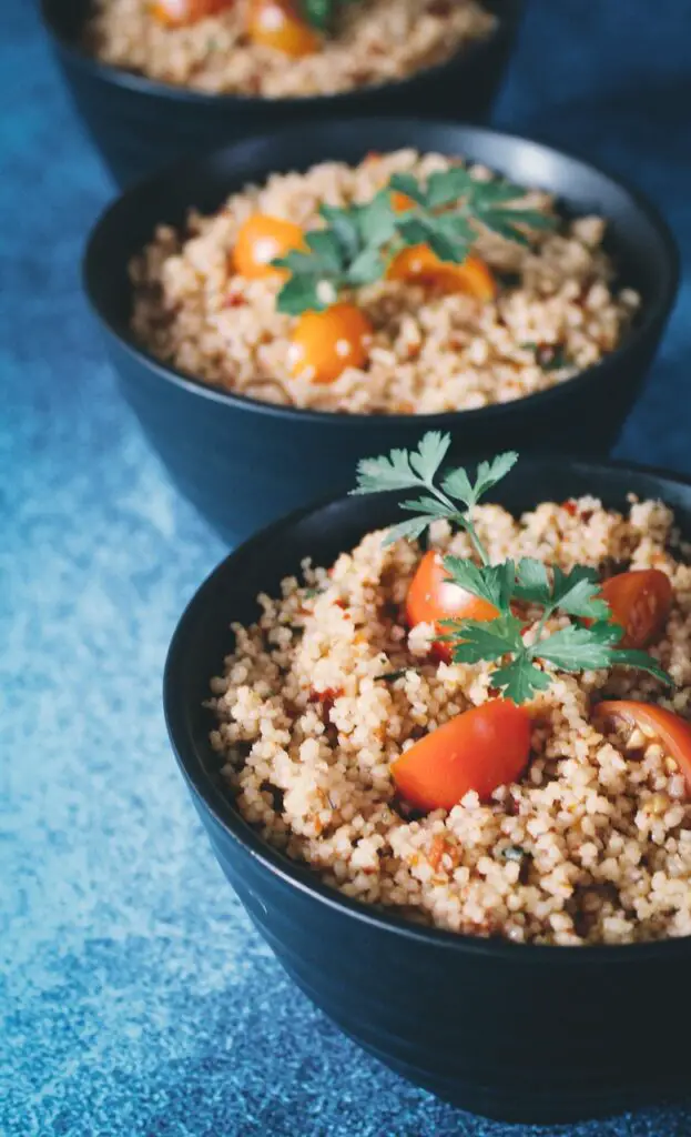 Couscous traditionnel aux légumes : un trésor culinaire aux mille saveurs