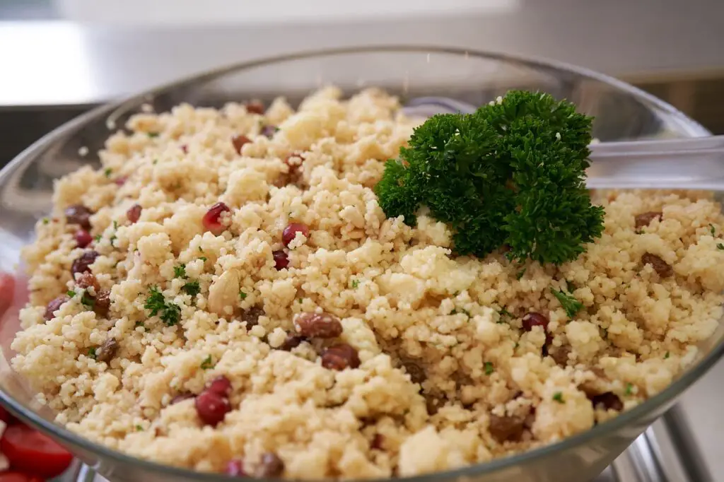 Couscous traditionnel aux légumes : un trésor culinaire aux mille saveurs