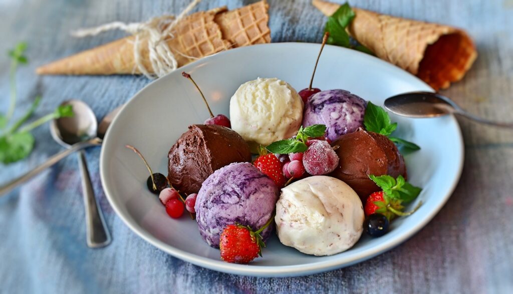 Crème glacée à la framboise maison : fraîche, onctueuse et fruitée