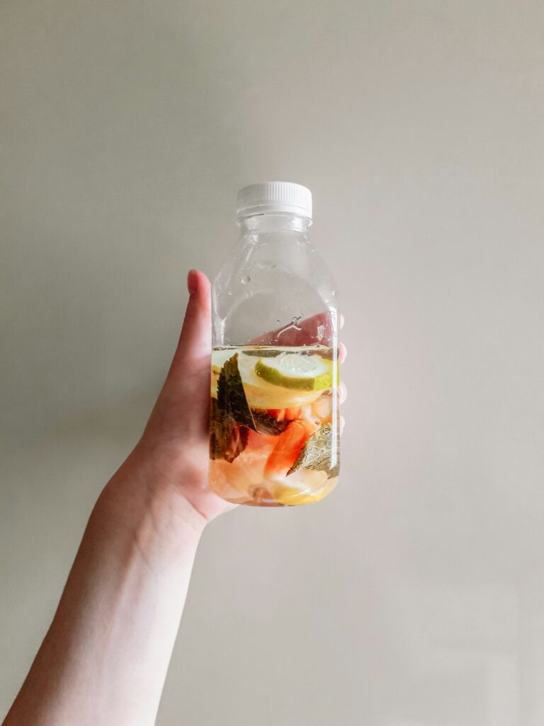 Eau aromatisée maison : la boisson fraîcheur et détox par excellence
