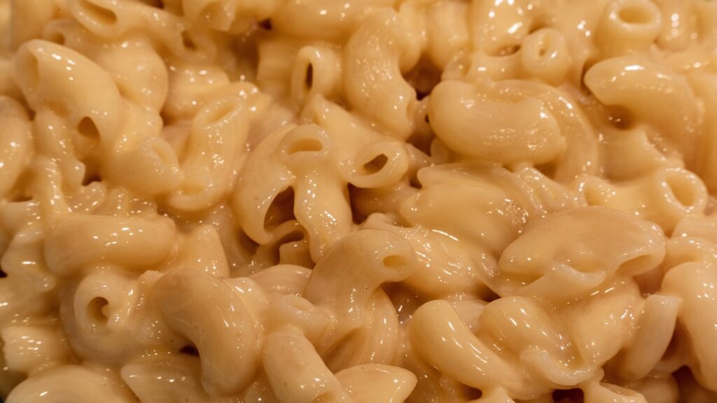 🧀 Macaroni au Fromage Maison : Un Gratin Crémeux et Réconfortant pour Toute la Famille 🍝. Recette de Macaroni au Fromage Maison