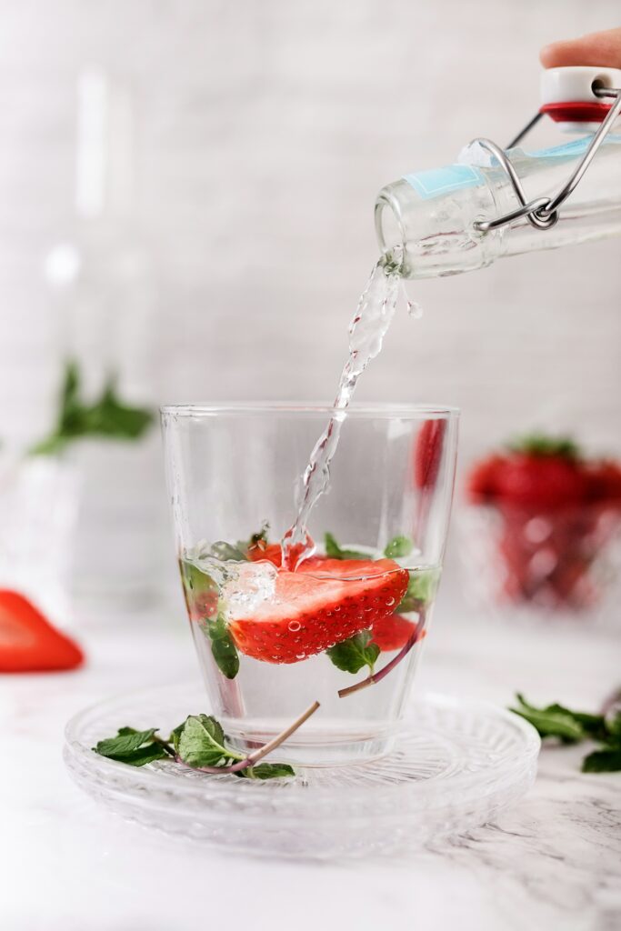 Eau aromatisée maison : la boisson fraîcheur et détox par excellence