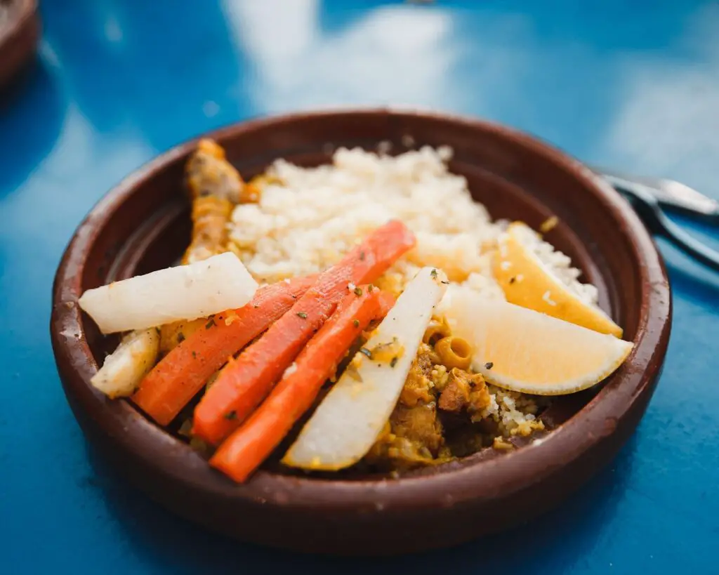 Couscous traditionnel aux légumes : un trésor culinaire aux mille saveurs