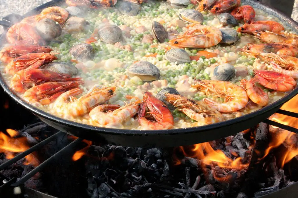 La vraie paëlla espagnole 🥘 : la recette du bonheur ensoleillé