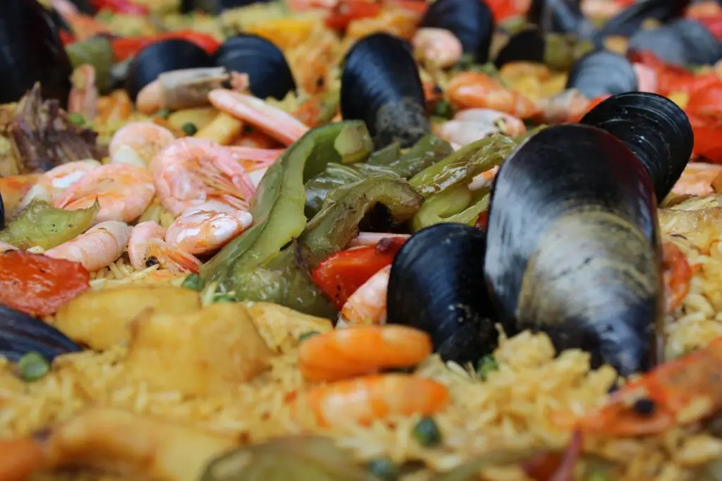 La vraie paëlla espagnole 🥘 : la recette du bonheur ensoleillé