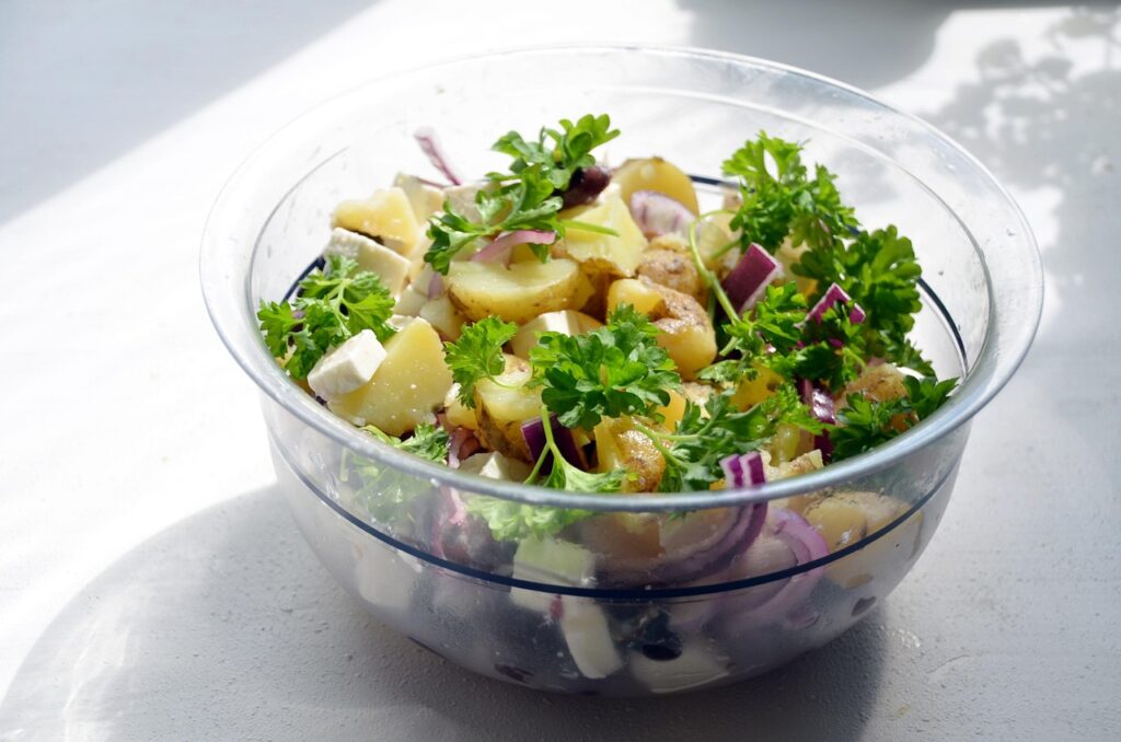🥔 Salade de Pommes de Terre Revisitée : Un Classique Twisté Pour Éblouir Vos Convives ✨