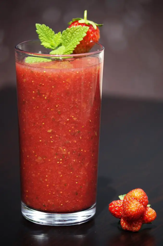 🍌 Smoothie Banane & Fruits : La Gorgée Magique Qui Met de Bonne Humeur ! 🍓