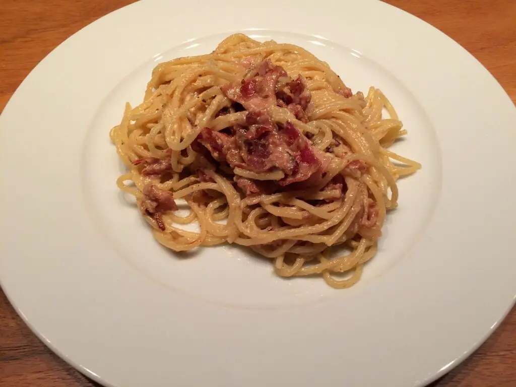 Spaghetti alla Carbonara : La Véritable Recette Italienne !