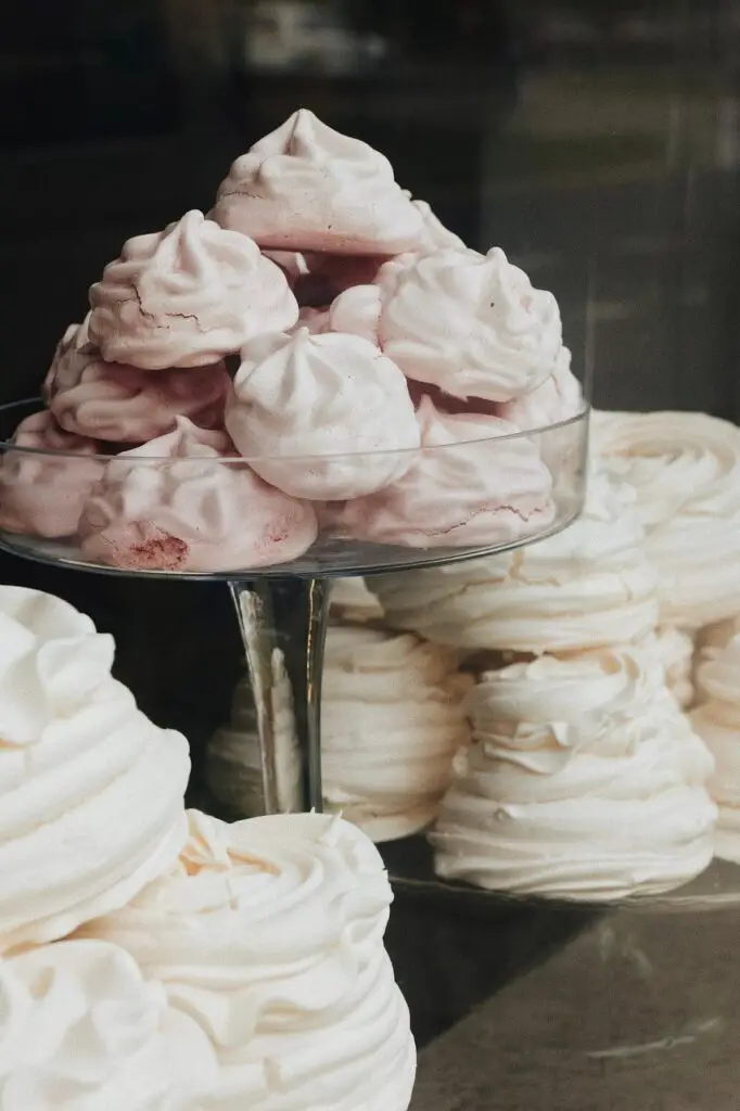 Meringue maison facile : la recette magique pour des nuages sucrés irrésistibles